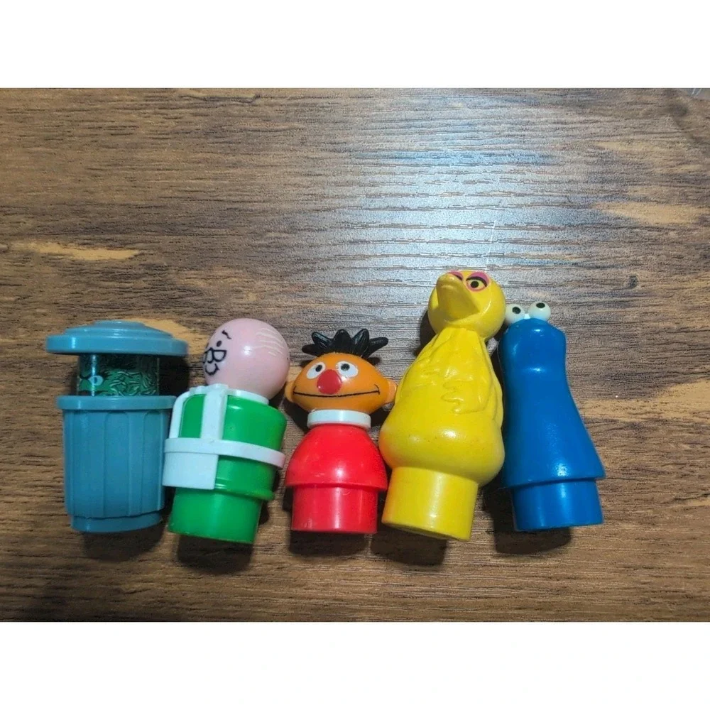 Vintage Fisher-Price Little People #937 Sesame Street Clubhouse Figures Lot Of 5